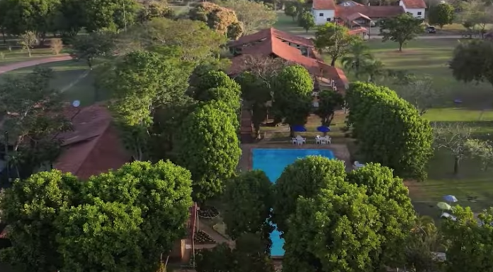 Hotel fazenda com piscina de água mineral