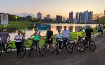 Passeio de bicicletas elétricas pelos parques de Campo Grande