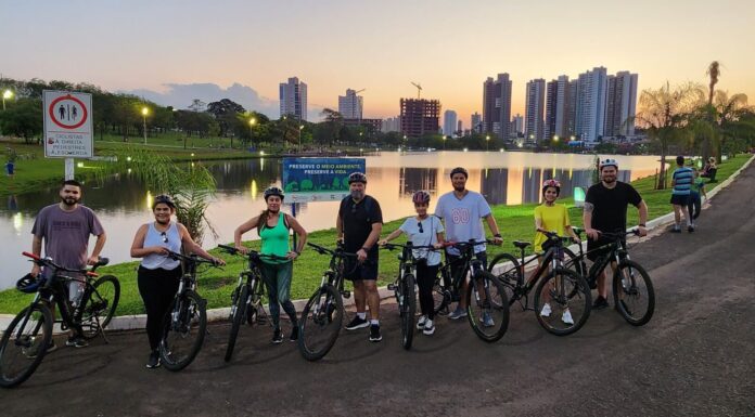Passeio de bicicletas elétricas pelos parques de Campo Grande